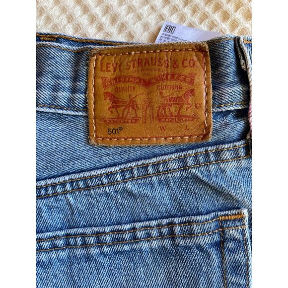 Levi’s 501 Medium Wash Cut Off High Waisted Cotton Denim Shorts Size 27 - Picture 8 of 14
